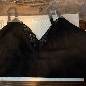 Torrid Lightly Lined Seamless Plunge Rib Bralette Rich Black size 3